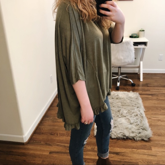 Olive Ruffle Hem High slow Top - Picture 3 of 3